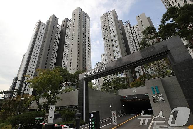 서울 서초구 래미안 원베일리 아파트 전경. /뉴스1 ⓒ News1 박세연 기자