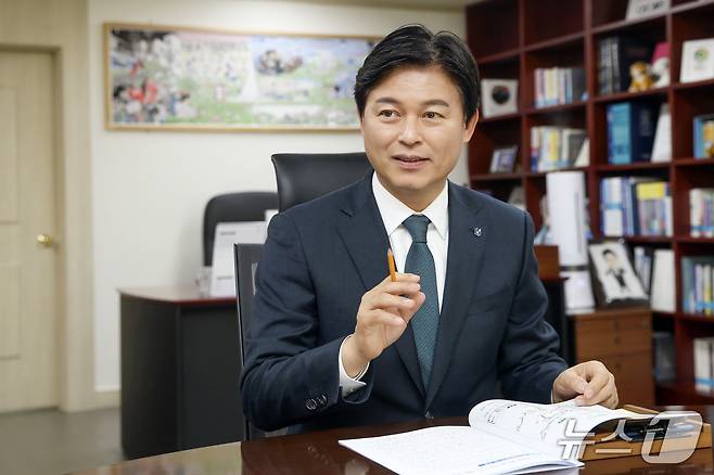 조용익 부천시장이 뉴스1과 인터뷰를 하고 있다.(재판매 및 DB금지) / 뉴스1