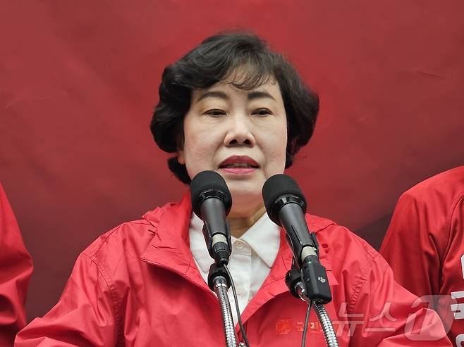 12일 조배숙 국민의힘 의원이 전북자치도의회 브리핑룸에서 기자회견을 갖고 김문수 후보 지지를 호소하고 있다.2025.5.12/뉴스1 ⓒ News1 김동규 기자