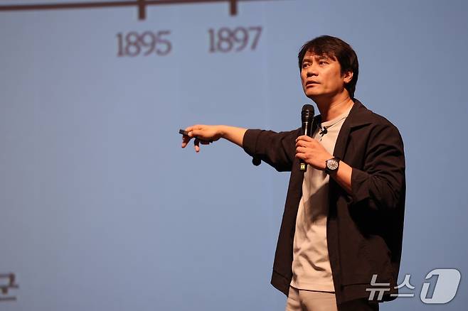 고창군은 12일 오후 고창 문화의전당에서 (사)고창동학농민혁명기념사업회 주관으로 황현필 강사를 초청해 동학농민혁명을 주제로 특강을 열었다.(고창군 제공, 재판매 및 DB금지)