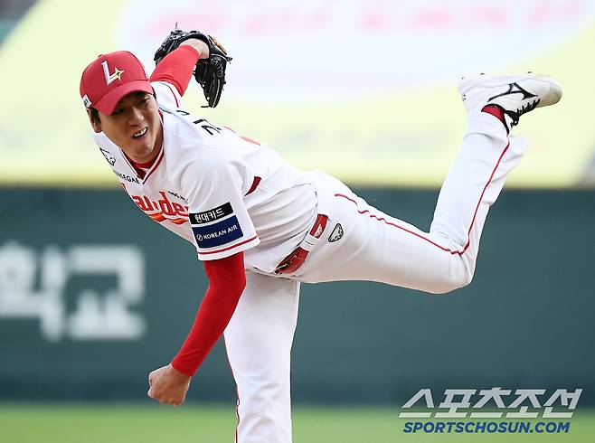 11일 인천 SSG랜더스필드에서 열린 KIA-SSG의 더블헤더 2차전.  선발투수 김광현이 투구하고 있다. 인천=정재근 기자 cjg@sportschosun.com/2025.5.11/