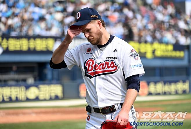 아쉬운 마음은 이해가 되지만 태도는 비난을 받아 마땅하다