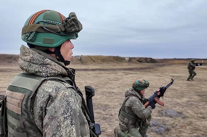 쿠르스크 지역서 훈련 중인 북한군 병사. /연합뉴스