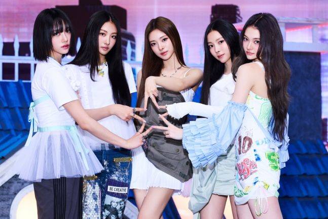 ⓒ더블랙레이블