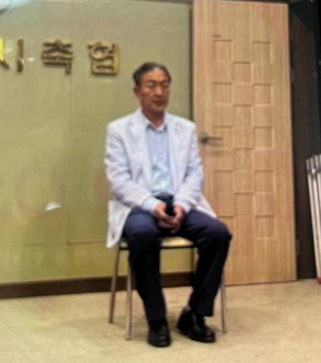 김재귀 씨가 지난해 6월 7일 제주도 주민들에게 5·18민주화운동에 대해 강연을 했다. 5·18 민중항쟁 기동 타격대 동지회 제공