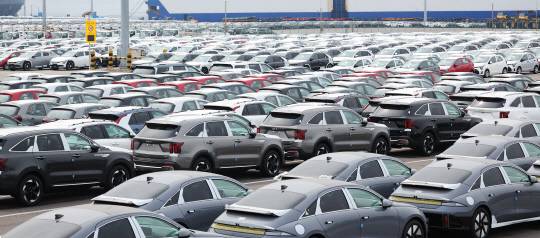 경기 평택항에 수출용 자동차들이 세워져 있는 모습. 연합뉴스