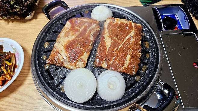 20250511_204308.jpg 저녁 양념소갈비와 소시지