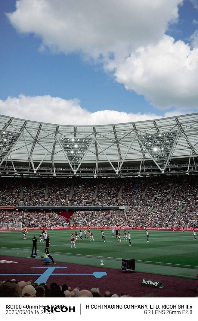 B432915B-6400-44D3-AB41-96E8B67ACC2A_1_105_c.jpeg 5월의 런던