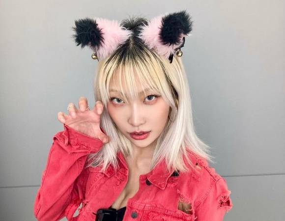 레타는 현관문 비밀번호를 알려준 적이 없으며, 무단 출입과 재물의 이동이 모두 본인의 동의 없이 이루어졌다고 주장하고 있는 상황이다. [사진=레타 인스타그램]