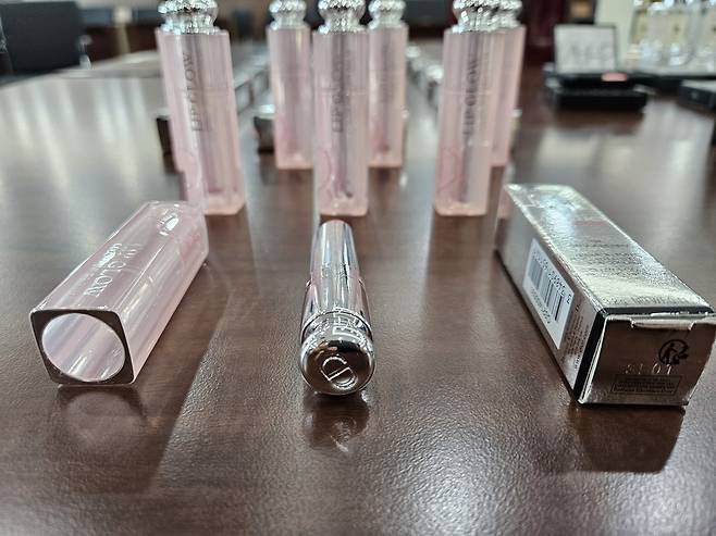 위조된 디올 화장품. 인천공항세관