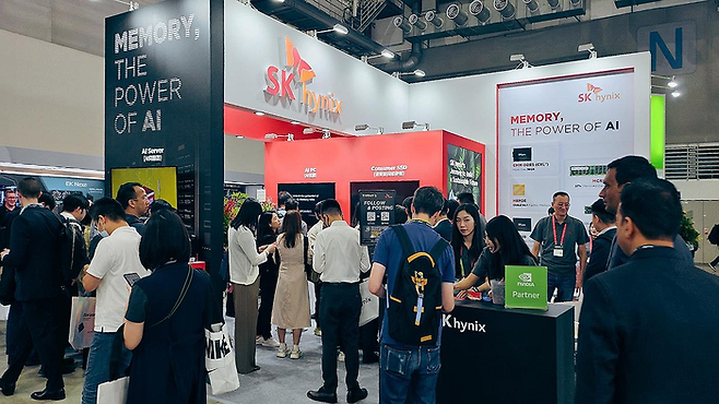 사진은 ‘컴퓨텍스 2024’ SK하이닉스 부스 전경. [사진출처=SK하이닉스]