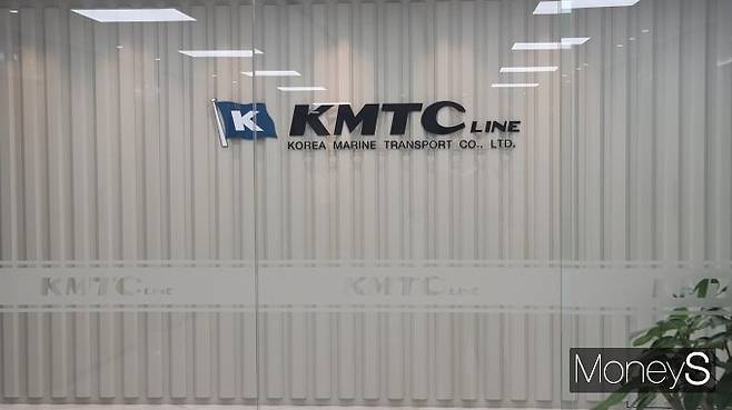 최근 박현규 명예회장의 별세로 고려해운에 경영권 분쟁 조짐이 보이는 가운데 창업주 일가와 혼맥으로 엮인 코오롱그룹이 개입할지 여부에 관심이 쏠린다. 사진은 서울 중구 소공동 고려해운 본사./사진=김창성 기자