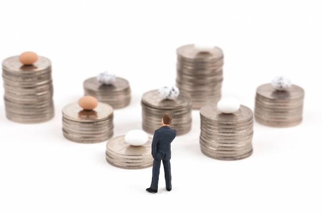 지난해 생명보험사들의 지급여력비율이 전년 대비 악화한 것으로 나타났다./그래픽=이미지투데이