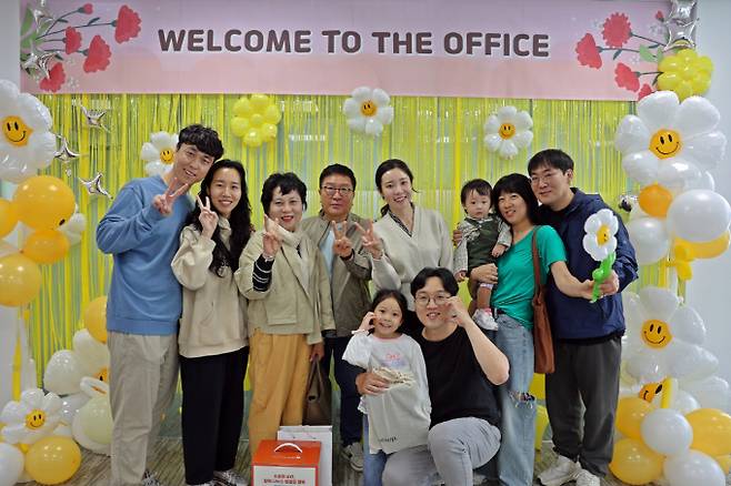 롯데물산이 임직원과 가족을 대상으로 가족 초청 행사 ‘SHOW ME THE OFFICE’를 개최했다. /사진=롯데물산