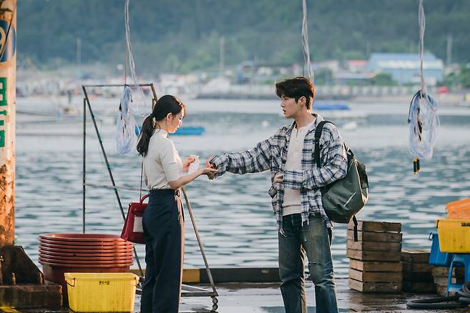드라마 ‘갯마을 차차차’ 포항 촬영 장면[tvN 제공]