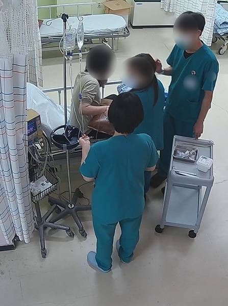 치료 거부하는 환자 [독자 제공. 재판매 및 DB 금지]