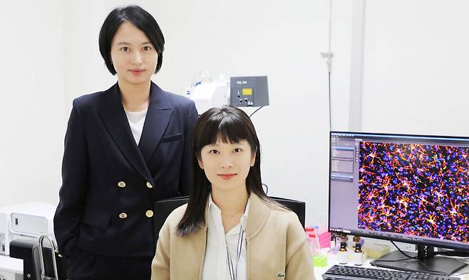 사진 왼쪽부터 엄지원 뇌과학과 교수, 정혜지 박사. 디지스트 제공