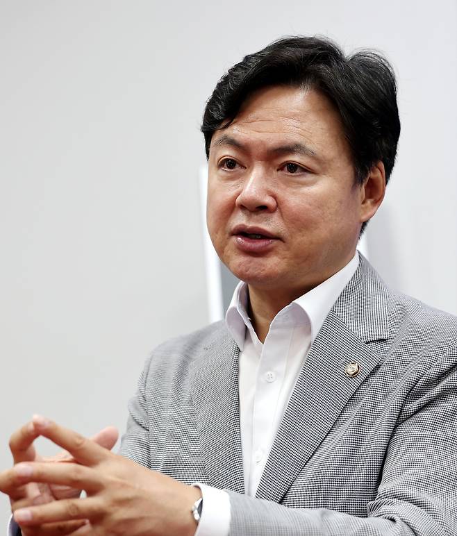 더불어민주당 선대위 ‘빛의혁명 시민본부’ 수석부본부장 김현정 의원이 11일 국회 의원회관에서 세계일보와 인터뷰하고 있다. 허정호 선임기자