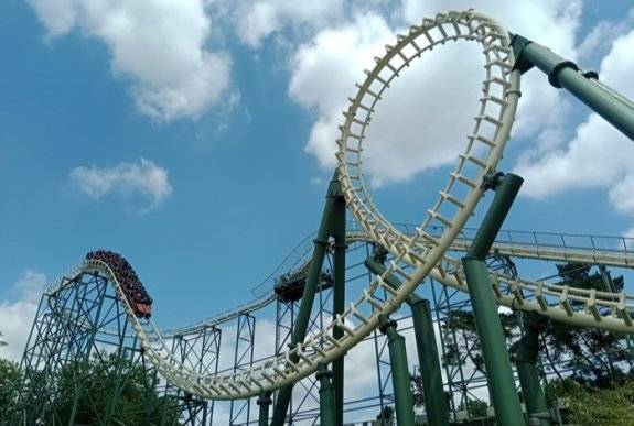 네덜란드 최대 규모의 테마파크 에프텔링의 롤러코스터 ‘파이톤’. 에프텔링 홈페이지