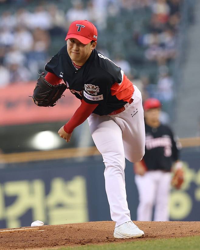 ▲ 3년 차를 맞이해 더 성장이 기대됐던 윤영철은 시즌 첫 3경기에서 부진하며 2군행도 맛봤다 ⓒKIA 타이거즈