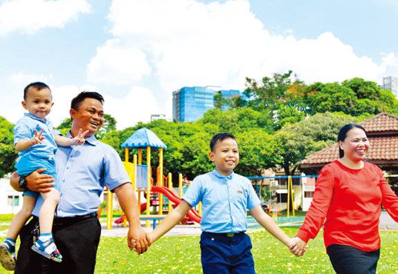 어머니 사랑의 언어를 실천하고 있는 말레이시아 쿠알라룸푸르 신자 가족. 하나님의 교회 제공