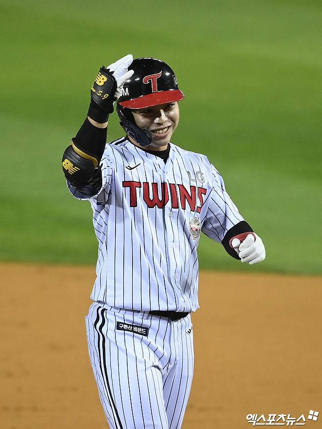 LG 트윈스 문성주가 경기에 출전해 세리머니하고 있다. 엑스포츠뉴스 DB