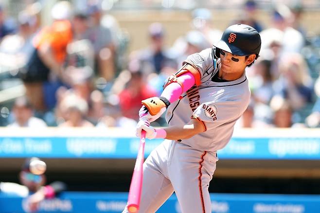 샌프란시스코 자이언츠 외야수 이정후가 12일 미국 미네소타주 미니애폴리스의 타깃 필드에서 열린 2025 미국프로야구 메이저리그(MLB) 미네소타 트윈스와의 원정경기에 3번 지명타자로 선발 출전해 4타수 1안타 1타점 1득점을 기록했다. 이정후의 시즌 타율은 0.287에서 0.286으로 소폭 하락했다. AFP 연합뉴스