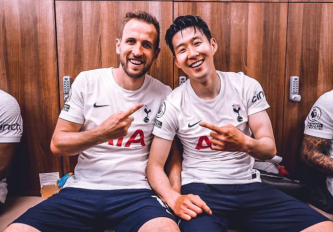 케인이 11일(한국시간) 뮌헨 소식을 전하는 '바이에른 앤 저머니'에 따르면 친정팀인 토트넘 홋스퍼의 유럽축구연맹(UEFA) 유로파리그 결승 진출에 축하를 건내며 우승을 기원했다. 토트넘