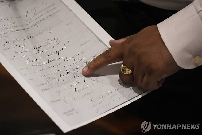 레오 14세 외조부모의 혼인증명서 사본  [AP 연합뉴스 자료사진]