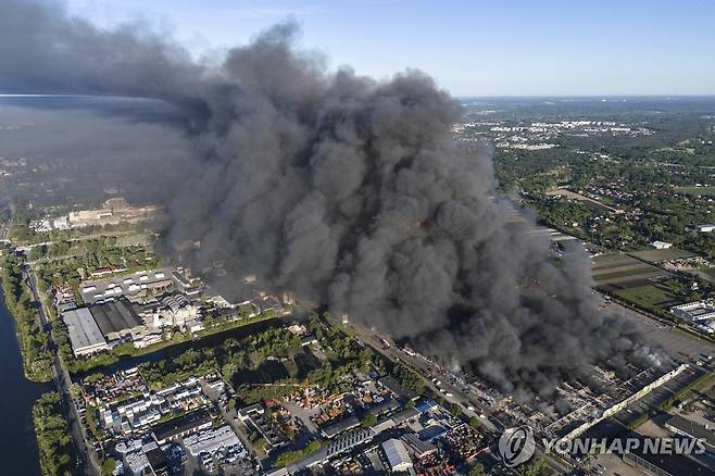 바르샤바 쇼핑센터 화재 [AP 연합뉴스 자료사진. 재판매 및 DB 금지]