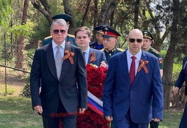 세르게이 수로비킨 전 러시아 항공우주군 총사령관(오른쪽) [밀리타리스트 텔레그램 캡처. 재판매 및 DB 금지]