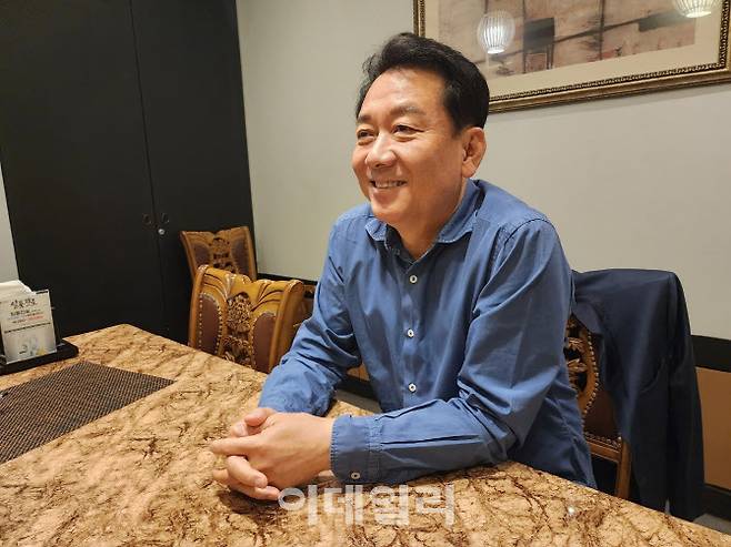 이광재 민주당 선거대책위원회 내 국가미래정책위원장 겸 강원도 위원장이 지난 8일 서울 여의도 한 카페에서 이데일리와 인터뷰 하고 있다.(사진=황병서 기자)