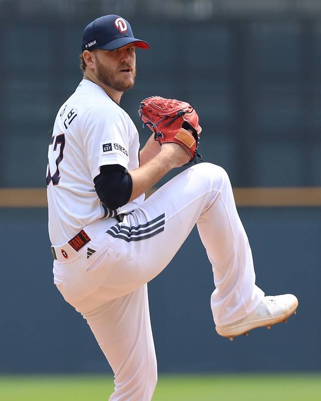 11일 NC 다이노스와 더블헤더 1차전 선발투수로 등판한 두산 콜 어빈