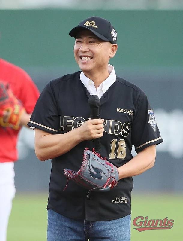 과거 시구에 나섰던 박정태 SSG 고문