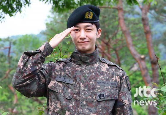 그룹 몬스타엑스 형원이 13일 오전 경기도 가평군 조종면 육군 수도기계화보병사단에서 만기 전역했다. 박세완 엔터뉴스팀 기자 park.sewan@jtbc.co.kr