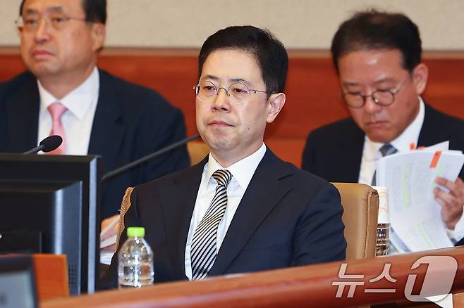 손준성 대구고검 차장(검사장)가 13일 서울 종로구 헌법재판소에서 열린 고발사주 의혹 탄핵심판 첫 정식 변론기일에 출석해 있다. (공동취재) 2025.5.13/뉴스1 ⓒ News1 김명섭 기자