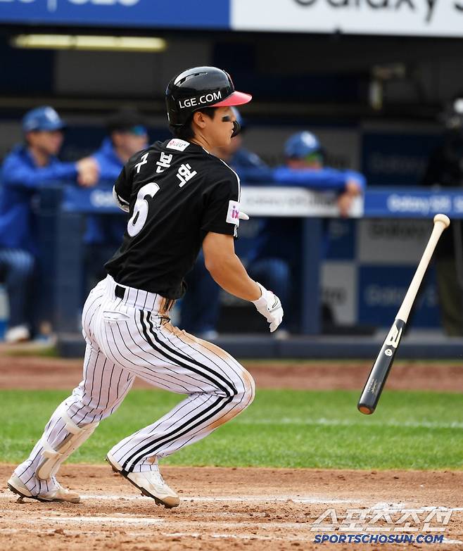 11일 대구 라이온즈파크에서 열린 삼성 라이온즈와 LG 트윈스의 경기. LG 구본혁이 안타를 날리고 있다. 대구=박재만 기자 pjm@sportschosun.com/2025.05.11/