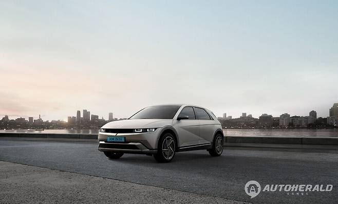 현대차가&nbsp;트림별 고객 선호도가 높은 편의 사양을 기본 탑재하고 N Line을 확대 적용한 2025 아이오닉 5를 출시했다. (현대자동차)