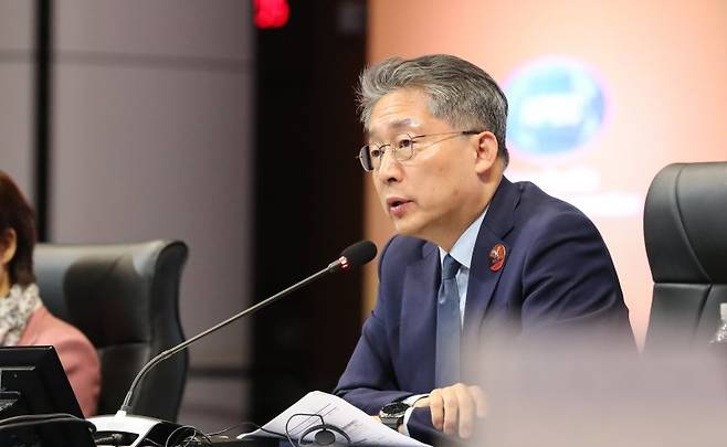 김민석(고용노동부 차관) 아시아태평양경제협력체(APEC) 고용노동장관회의 의장이 12일 오전 서귀포시 제주국제컨벤션센터에서 열린 아시아태평양경제협력체(APEC) 고용노동 장관회의에서 개회사를 하고 있다. 뉴시스