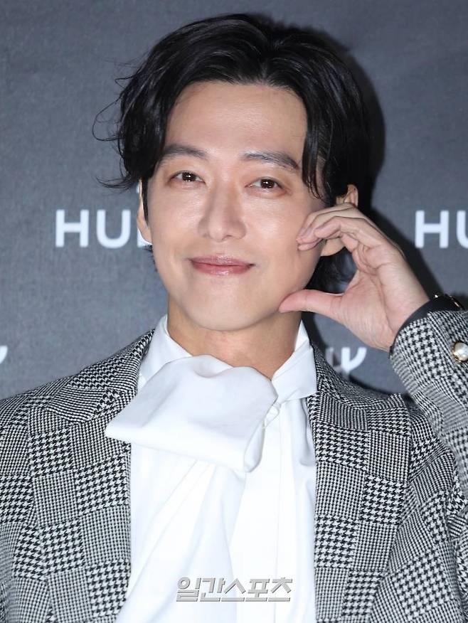 배우 남궁민이 8일 오후 서울 성동구 금호동에서 열린 한 시계 브랜드 포토콜 행사에 참석해 포즈를 취하고 있다. 서병수 기자 qudtn@edaily.co.kr /2023.03.08/