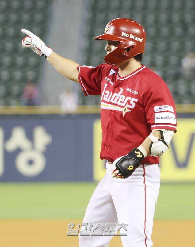 13일 종아리 부상으로 1군 엔트리에서 제외된 김성현. IS 포토