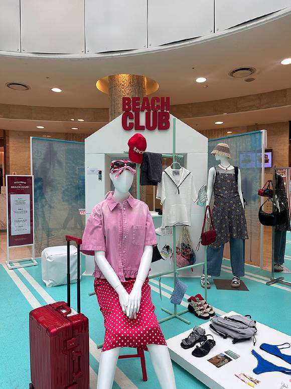 럭키슈에뜨·슈콤마보니·쿠론, 롯데 본점 팝업 [사진=코오롱FnC]