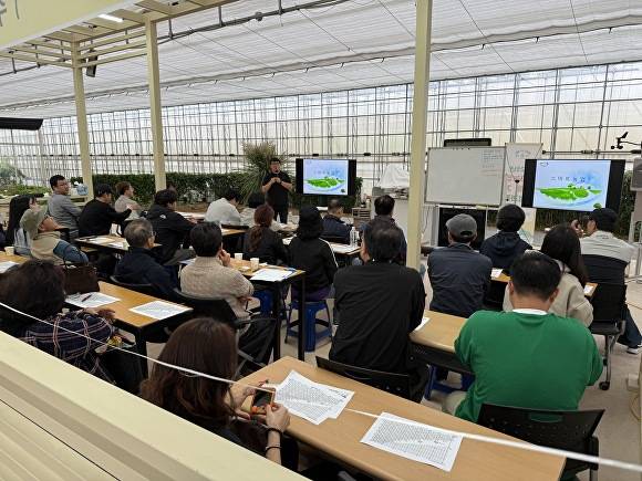 스마트농업 전문교육 진행 모습. [사진=이천시]