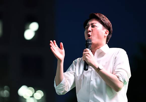 개혁신당 이준석 대선 후보가 지난 13일 '학식먹자 이준석' 행사가 열린 대구 경북대학교에서 발언하고 있다. 2025.5.13 [공동취재] [사진=연합뉴스]