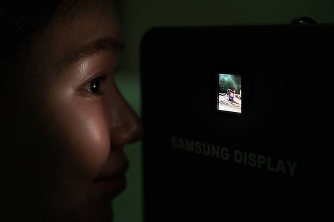 RGB 올레도스. [사진출처 = 삼성디스플레이 ]