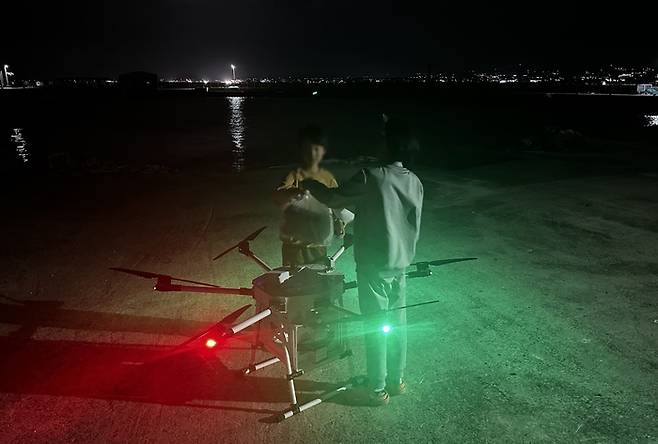 제주도와 국토교통부가 드론 실증도시 구축사업의 하나로 야간에도 드론 배송 서비스를 제공하고 있다.[제주도 제공]