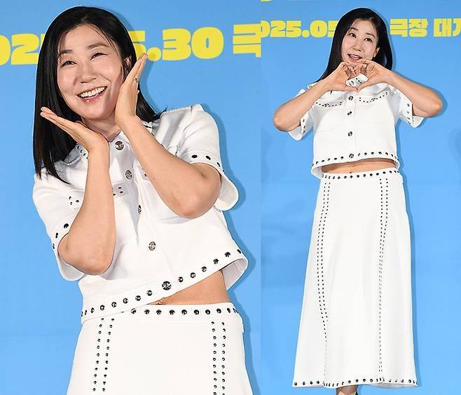 라미란은 세련미와 러블리함을 동시에 담은 스타일링으로 이목을 끌었다. 사진=천정환 기자