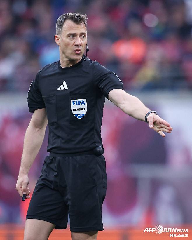 펠릭스 츠바이어 심판. 사진=AFPBBNews=News1