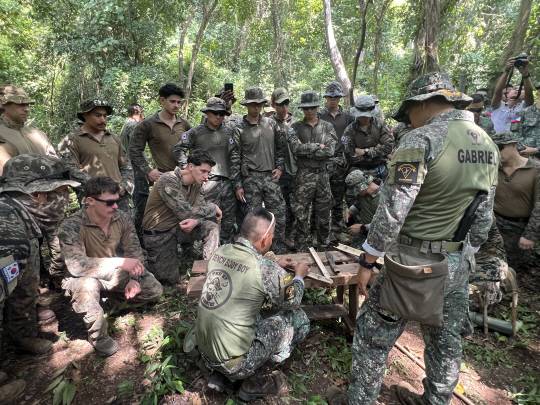해병대는 2024년 10월 14일부터 19일까지 필리핀 일대에서 미국 영국 필리핀 해병대 등과 ‘2024 카만닥(KAMANDAG)’ 에서 정글생존 훈련을 실시하고있다. 해병대 제공.