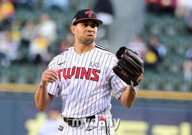 LG 선발 투수 치리노스./마이데일리